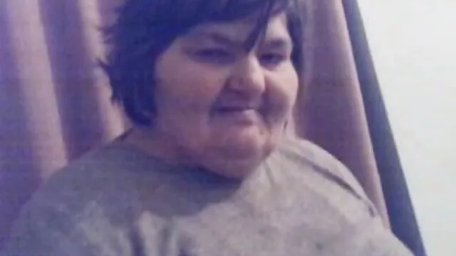 Ella le explica lo mala que xxxx viejitas era