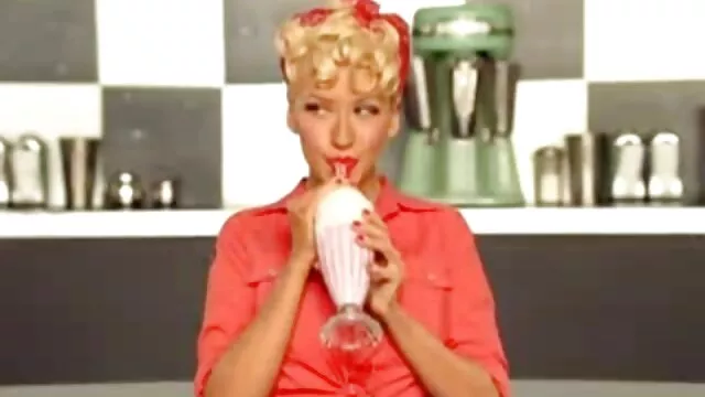 Monica se merece esta polla cogiendo a viejitas dentro de ella