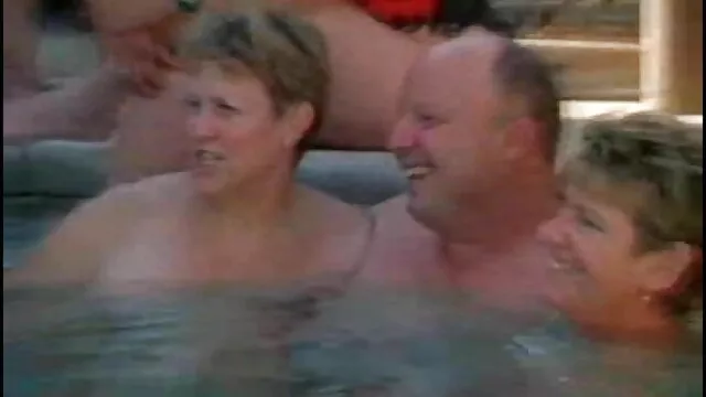 Dos BBW chupan viejitas peludas xxx y follan tres pollas duras