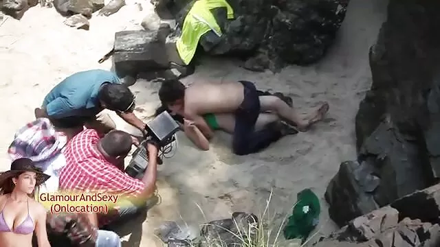 Nicole Gian viejitas cojiendo con perros - Beverly Hills Bordelo