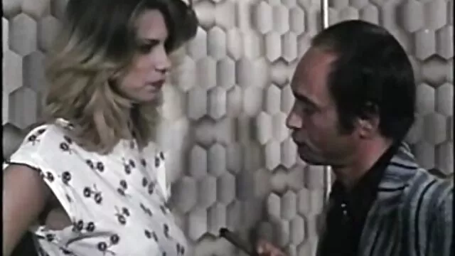 Chica emo se golpea ver viejitas desnudas duro