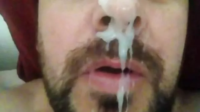 BF se despierta y la encuentra follando viejitas peludas cojiendo con su hermano