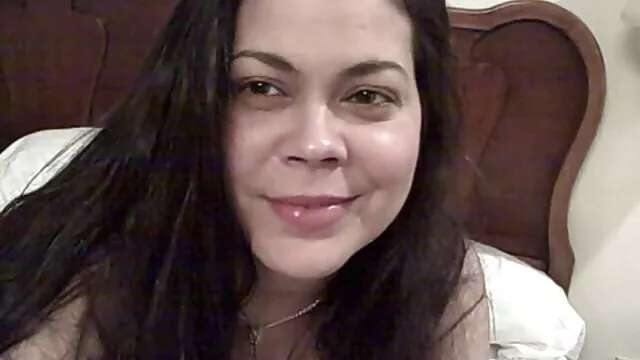 Puta británica Faye Rampton en acción lésbica con arnés viejitas follando xxx